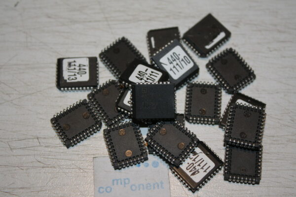 AM27C010-70JC AMD 1 Megabit 45ns 128Kx8-Bit PLCC CMOS EPROM -1Pcs(SC-13)